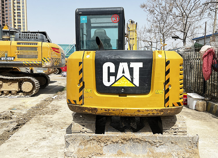 CAT 305.5E2 Mini Hydraulic Excavator with high performance and low fuel consumption