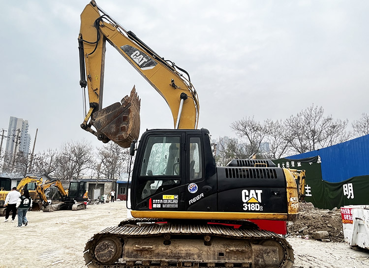 CAT318D2L small 18-ton excavator