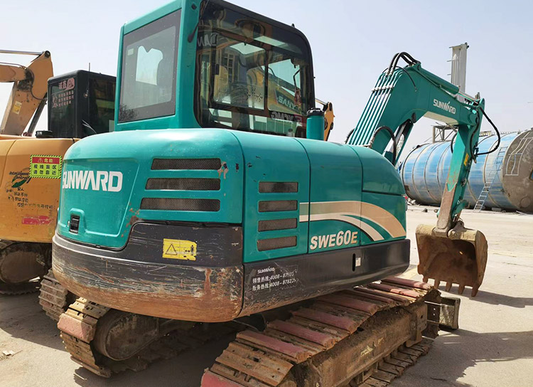 Sunward SWE60W Crawler-type Small Excavator suitable for road construction, pipeline engineering, and municipal engineering