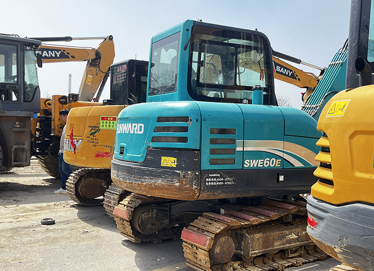 Sunward SWE60W Crawler-type Small Excavator suitable for road construction, pipeline engineering, and municipal engineering