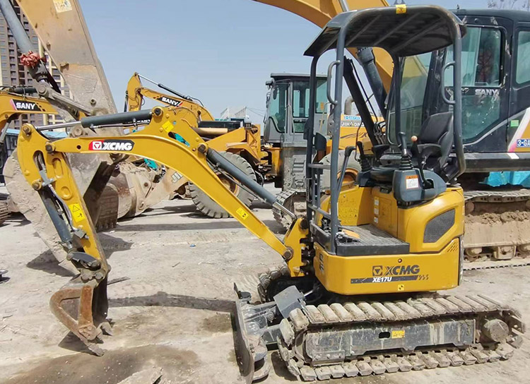 XE17U mini hydraulic excavator delivers stability, optimal comfort and safety