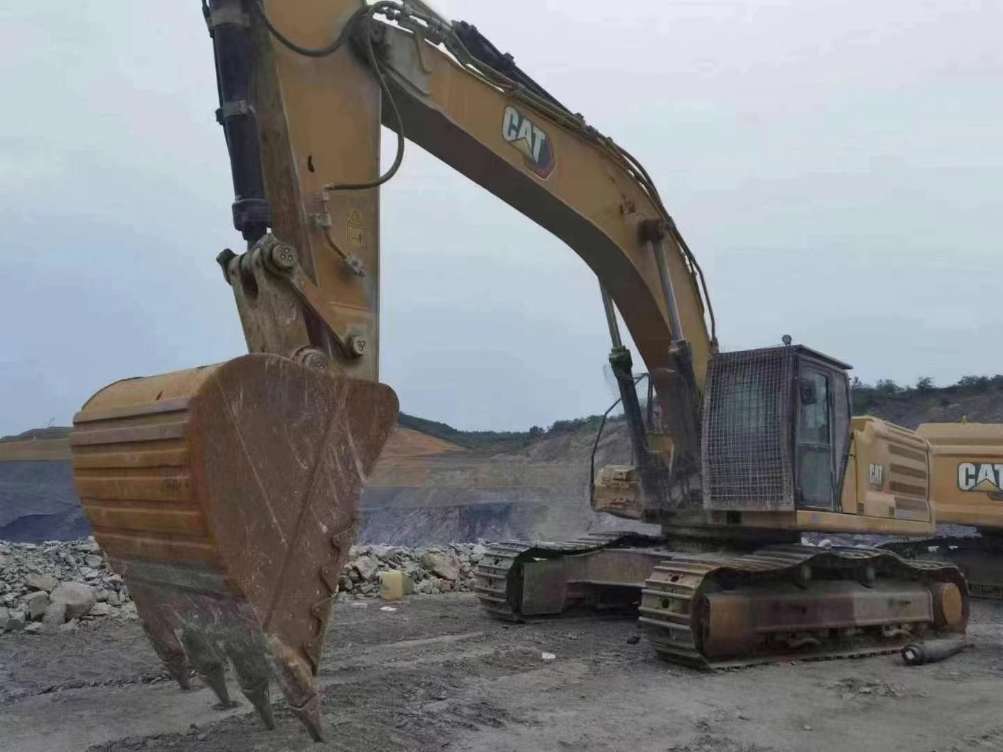 Caterpillar350