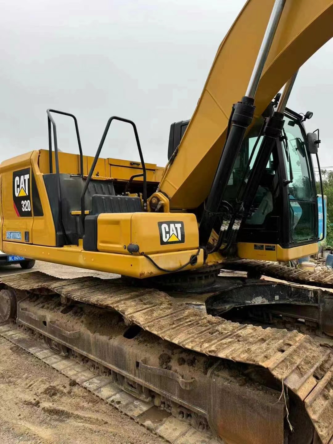 Caterpillar320