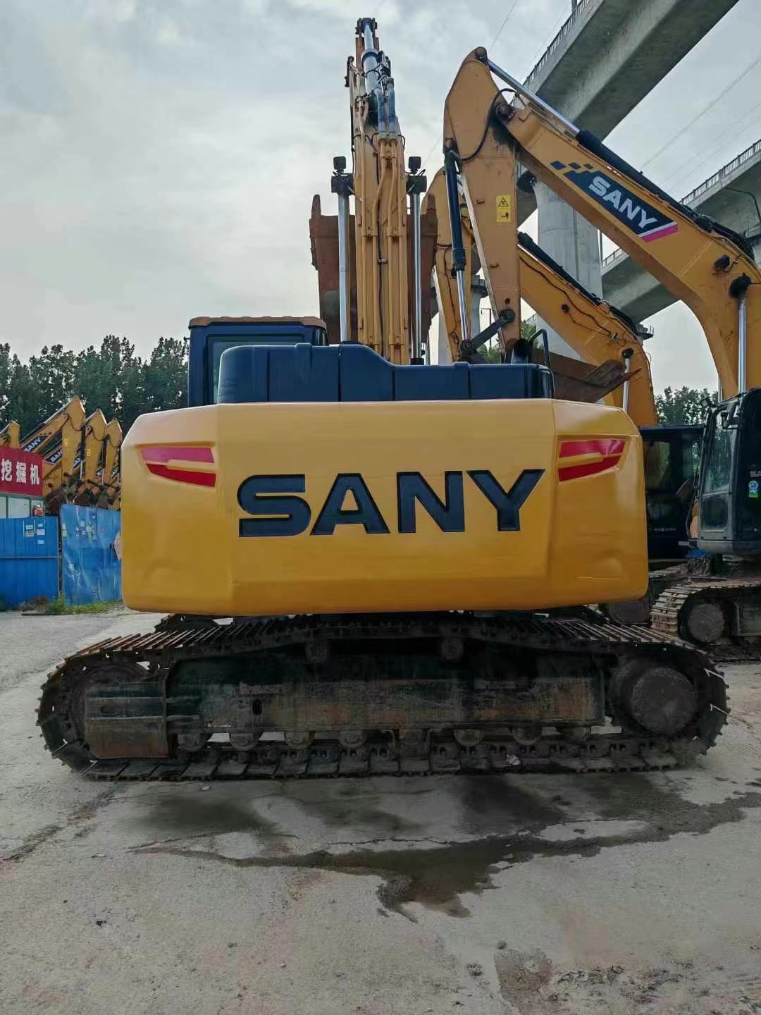 SANY215