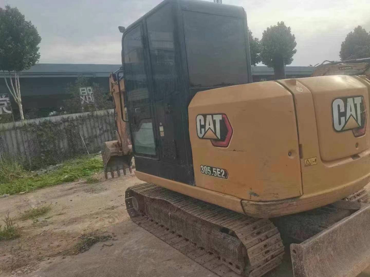 Caterpillar305.5