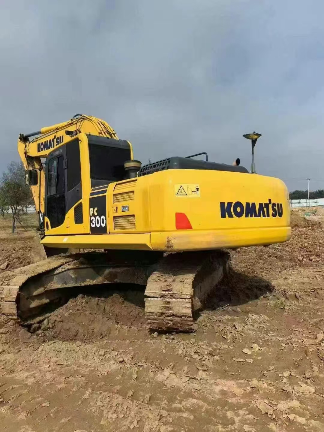 Komatsu240